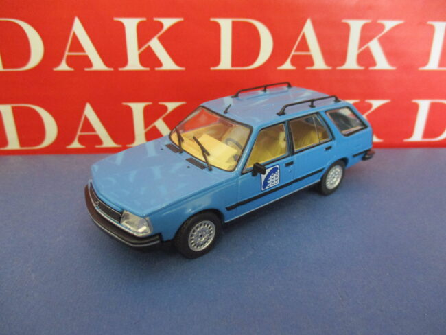 Die cast 1/43 Modellino Diorama Auto Renault 18 TS Break Telecom - immagine 2