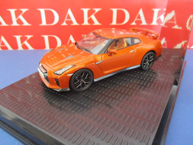 1/43 Die cast 1/43 Modellino Auto Nissan GT-R Orange Metallic 2017 - immagine 2