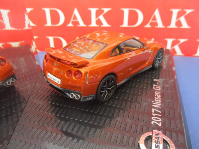 1/43 Die cast 1/43 Modellino Auto Nissan GT-R Orange Metallic 2017 - immagine 3