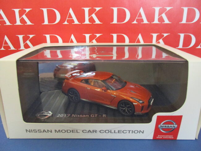 1/43 Die cast 1/43 Modellino Auto Nissan GT-R Orange Metallic 2017 - immagine 5