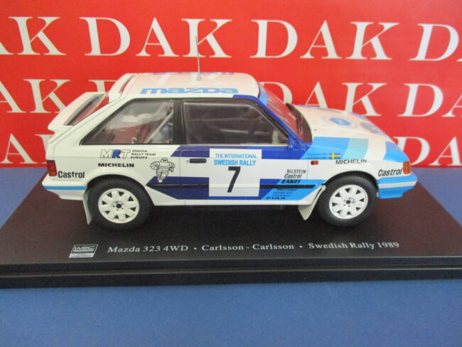 Die cast 1/24 Modellino Auto Mazda 323 4WD Swedish Rally 1989 P. Carlsson - immagine 2