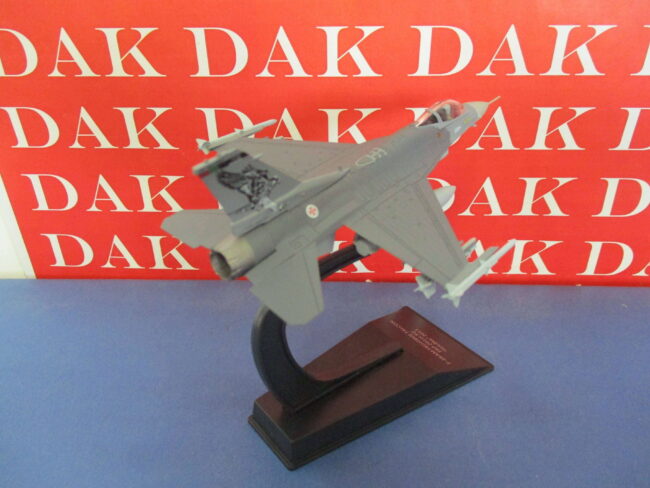 Die cast 1/100 Modellino Aereo Aircraft F-16AM Fighting Falcon Portugal 2013 - immagine 4