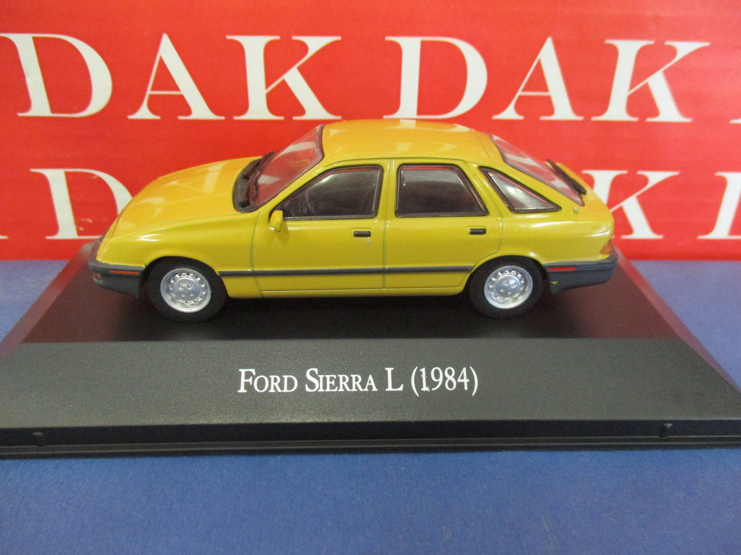 Die cast 1/43 Modellino Auto Ford Sierra L 1984 - Dak Mantova sas