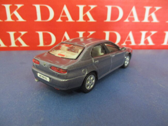 Die cast 1/43 Modellino Auto Alfa Romeo 166 Grigio Chiara 1998 by Solido - immagine 3