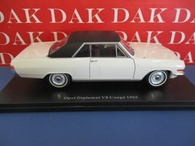 Die cast 1/24 Modellino Auto Opel Diplomat V8 Coupe 1965