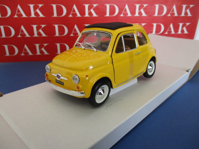 Die cast 1/24 Modellino Auto Fiat 500F Giallo 1965 by Burago - immagine 2