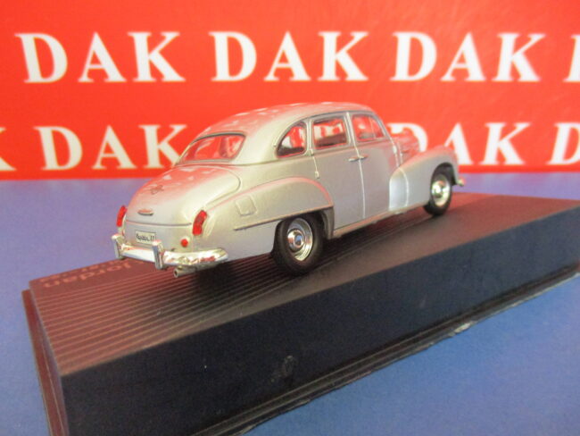 Die cast 1/43 Modellino Auto Opel Kapitan '51 Silver Chuck Jordan 1951-1953 - immagine 3