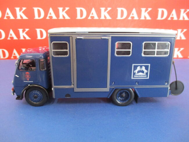 Die cast 1/43 Modellino Camion Berliet GLA-GLB Trasporto Cavalli France 1957