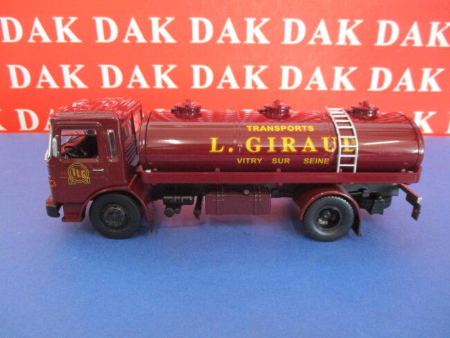 Die cast 1/43 Modellino Camion Truck Saviem SM 170 Cisterna L. Giraud 1972