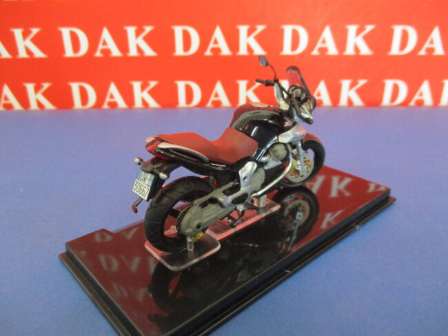 Die cast 1/24 Modellino Moto Moto Guzzi Breva V1100 by Atlas - immagine 3