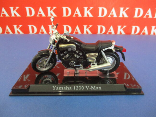 Die cast 1/24 Modellino Moto Yamaha 1200 V-Max by Atlas