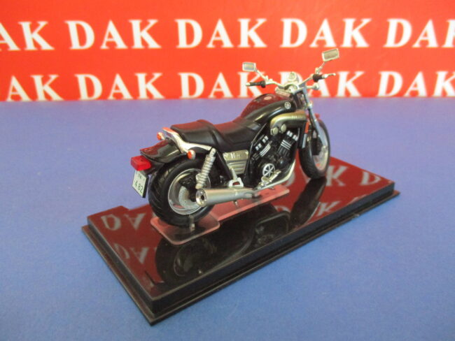 Die cast 1/24 Modellino Moto Yamaha 1200 V-Max by Atlas - immagine 3