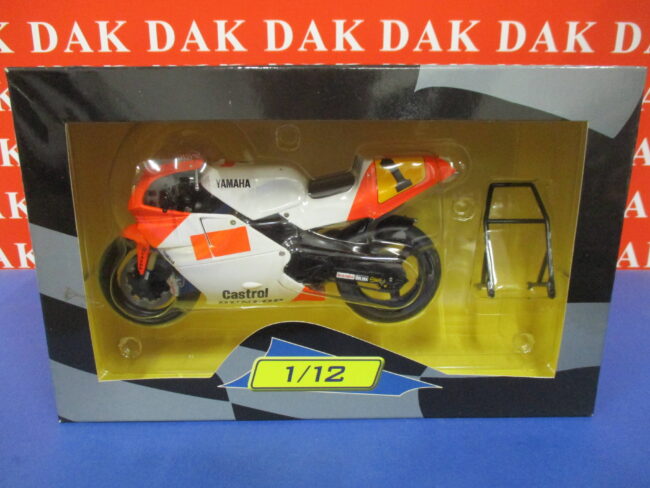 Die cast 1/12 Modellino Moto Yamaha YZR500 1991 Wayne Rainey - immagine 4