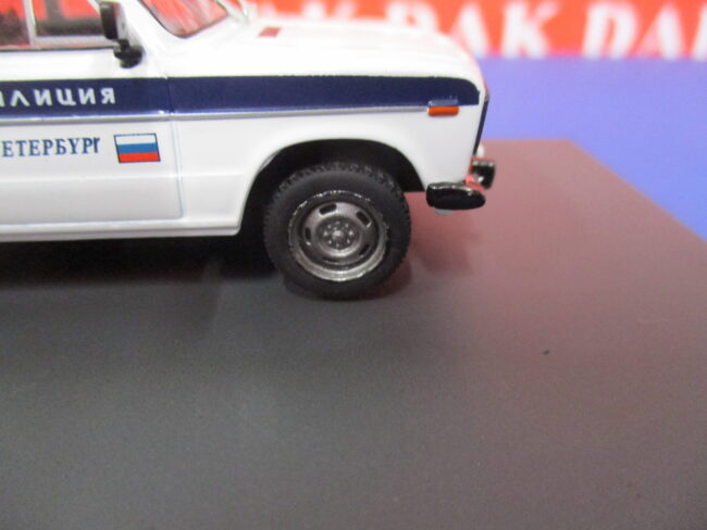 Die cast 1/43 Modellino Auto 007 James Bond Police Polizia VAZ 2106 Goldeneye - immagine 4