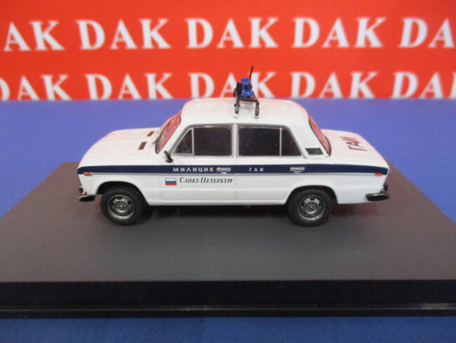 Die cast 1/43 Modellino Auto 007 James Bond Police Polizia VAZ 2106 Goldeneye - immagine 3