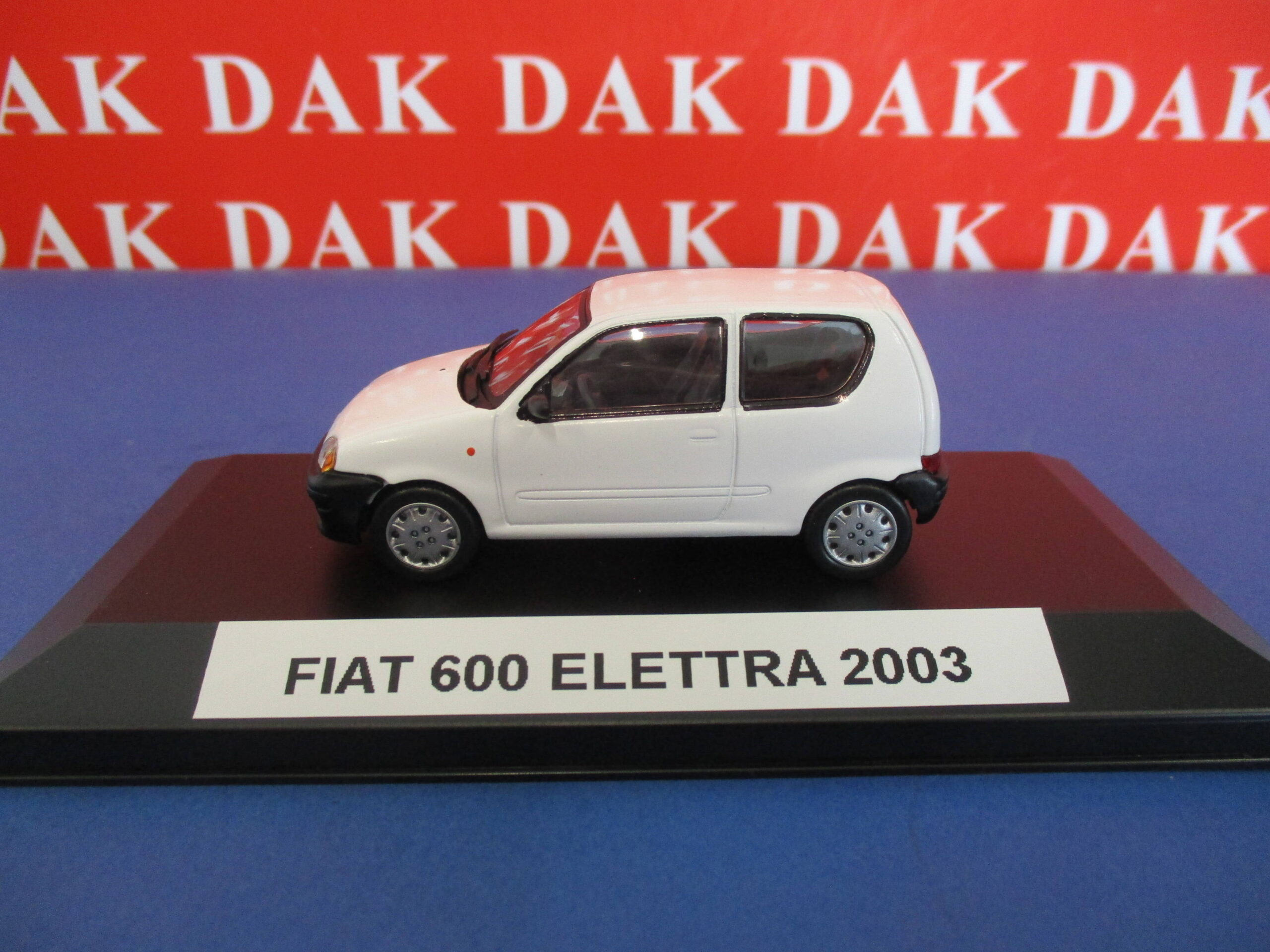 Die cast 1/43 Modellino Auto Fiat 600 Elettra Bianca 2003 7