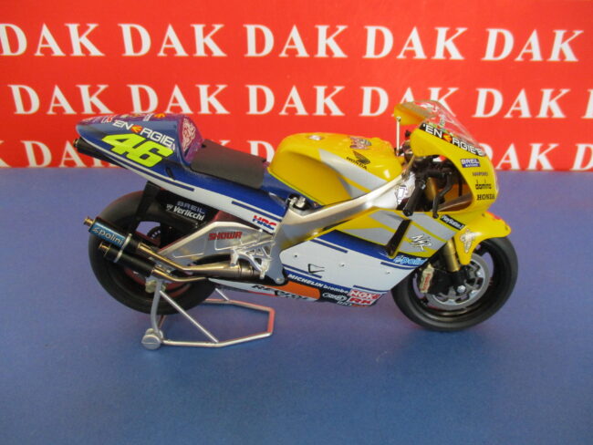 Die cast 1/12 Modellino Moto Honda NSR500 2001 Valentino Rossi - immagine 4