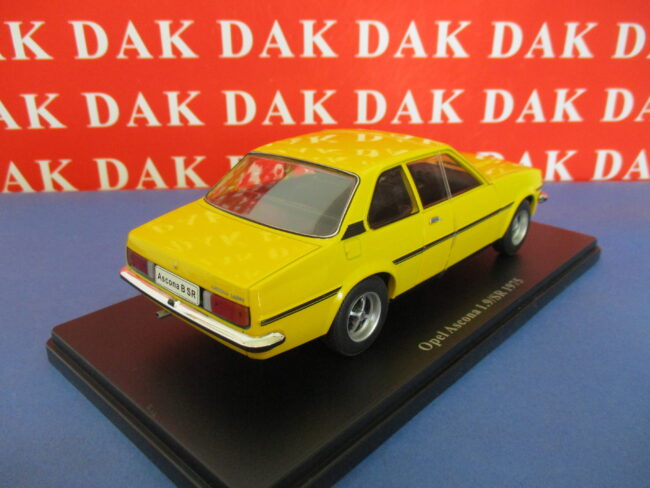 Die cast 1/24 Modellino Auto Opel Ascona 1.9 SR 1975 - immagine 4