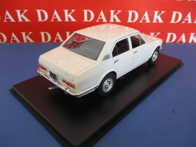 Die cast 1/24 Modellino Auto Alfa Romeo Alfetta 1.8 bianca 1972 - immagine 5