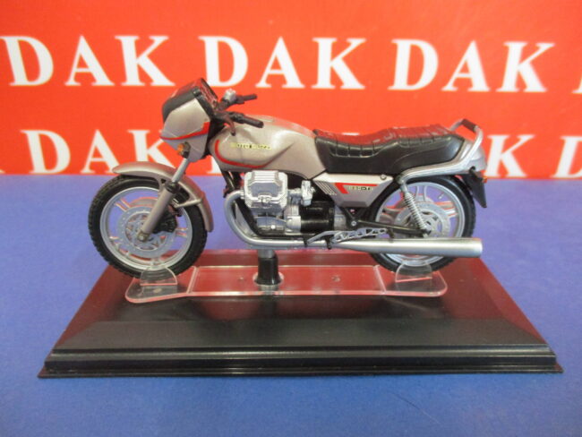 Die cast 1/24 Modellino Moto Moto Guzzi 850-T5 by Starline 1 - immagine 2