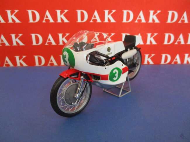 Die cast 1/12 Modellino Moto Yamaha RD05 1968 Phil Read - immagine 2