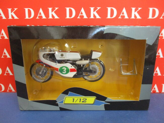 Die cast 1/12 Modellino Moto Yamaha RD05 1968 Phil Read - immagine 6