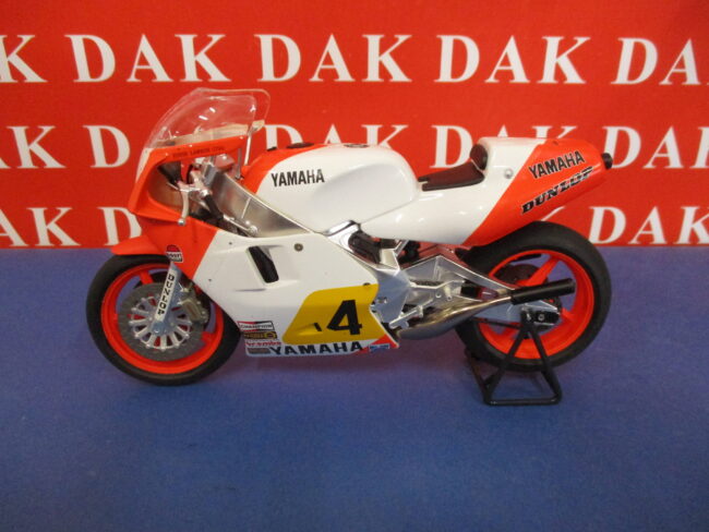 Die cast 1/12 Modellino Moto Yamaha YZR500 1984 Eddie Lawson