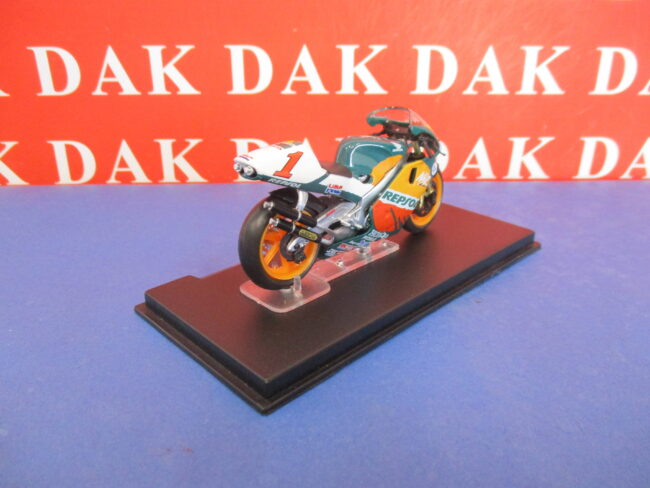 Die cast 1/24 Modellino Moto Honda NSR500 1998 Michael Doohan - immagine 5