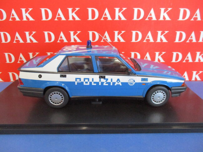 Die cast 1/18 Modellino Auto Polizia Alfa Romeo 75 1.8 IE 1991 by Triple9 - immagine 4