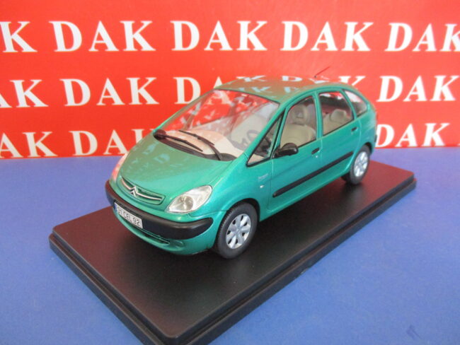 Die cast 1/24 Modellino Auto Citroen Xsara Picasso 2003 - immagine 2