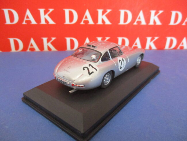 Die cast 1/43 Modellino Auto Mercedes 300SL 24H Le Mans 1952 H. Lang Centauria - immagine 5